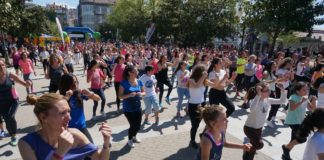 Γυμναστική με συνοδεία μουσικής