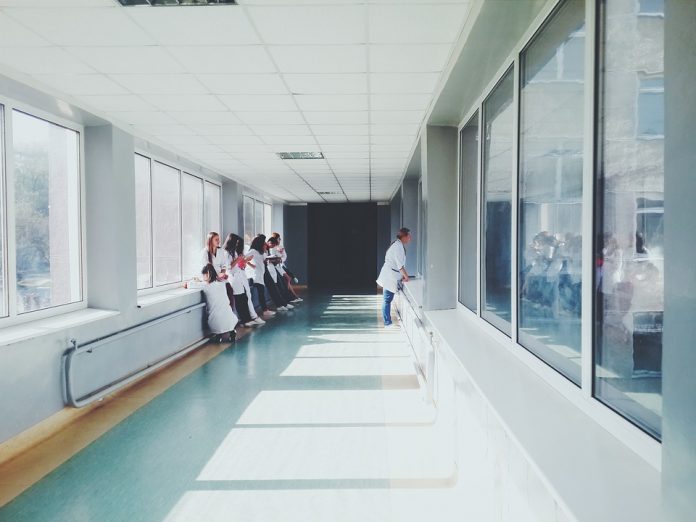 doctors-2607295_960_720